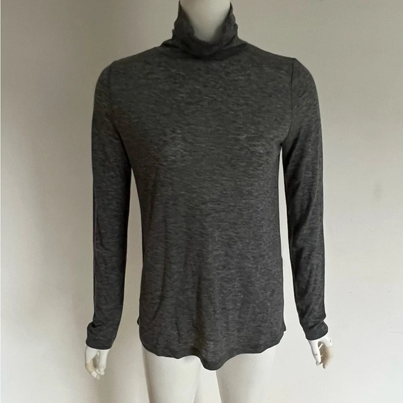 Gazelle Women's Small Gray Lightweight Thin Turtleneck Long Sleeve Shirt NWT - Picture 2 of 9